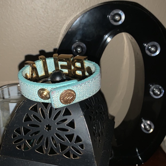 BCBGeneration Metalic BELLA Affirmation Bracelet - Picture 4 of 9